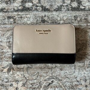 ♠️ Kate Spade Wallet ♠️
